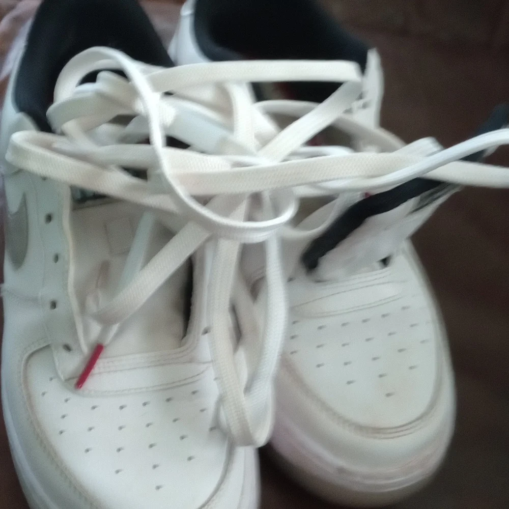 Shoes - Picture 5 of 5